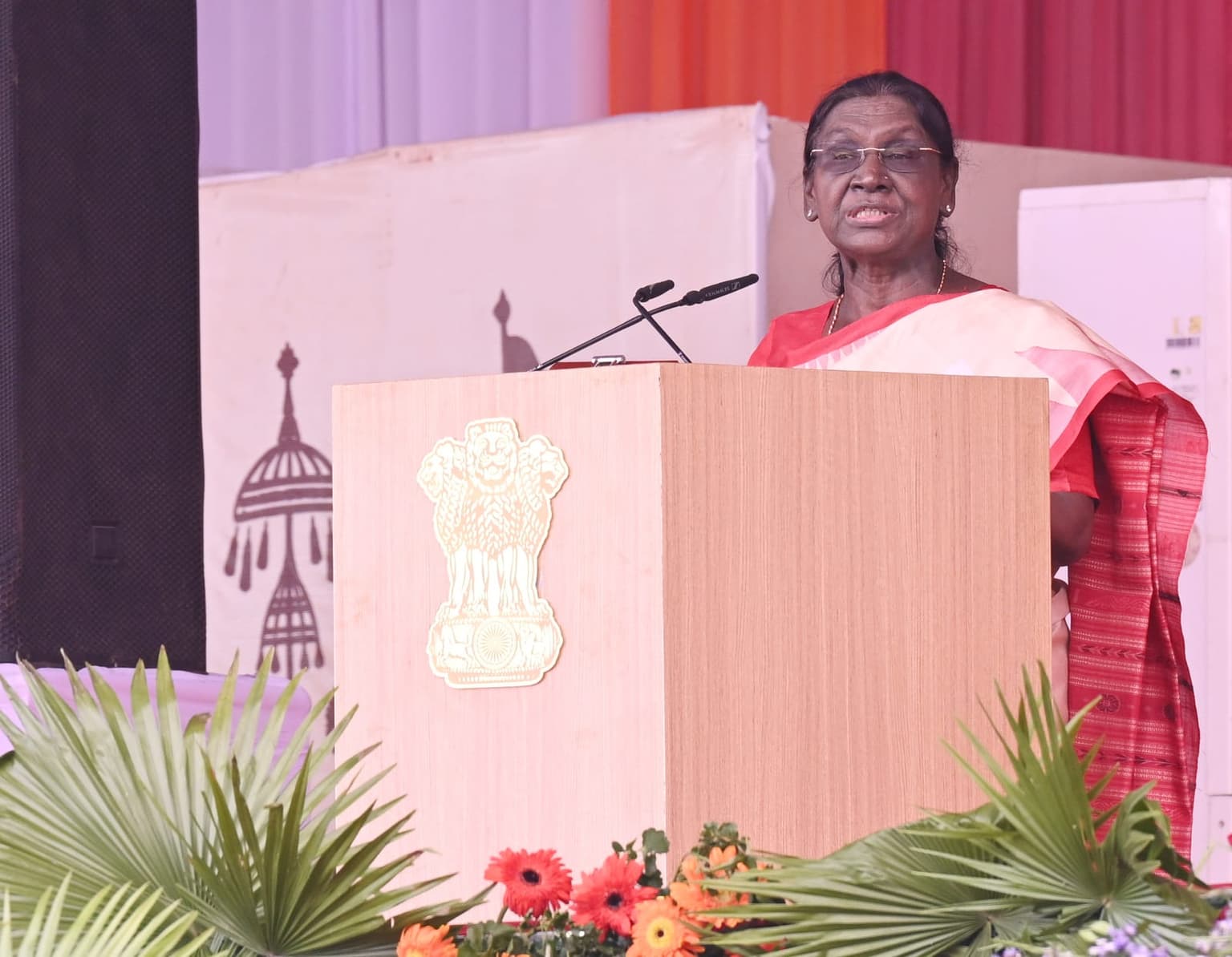 President Droupadi Murmu Attends Bastar Dussehra at Jagdalpur