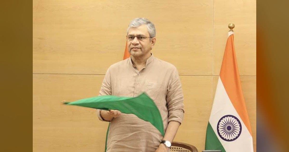 जयपुर-टाटानगर-सांतरागाछी एक्सप्रेस ट्रेन को हरी झंडी